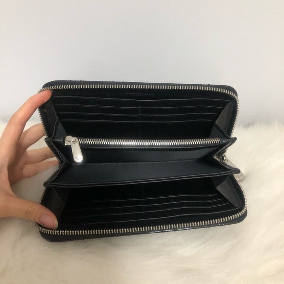 $550 Christian Dior black patent leather wallet - Picture 3 of 11